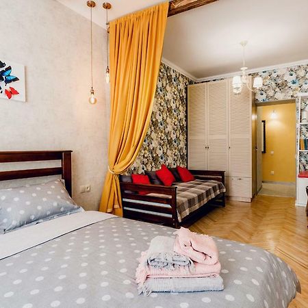 Honey Pie Apartment Lviv Kültér fotó